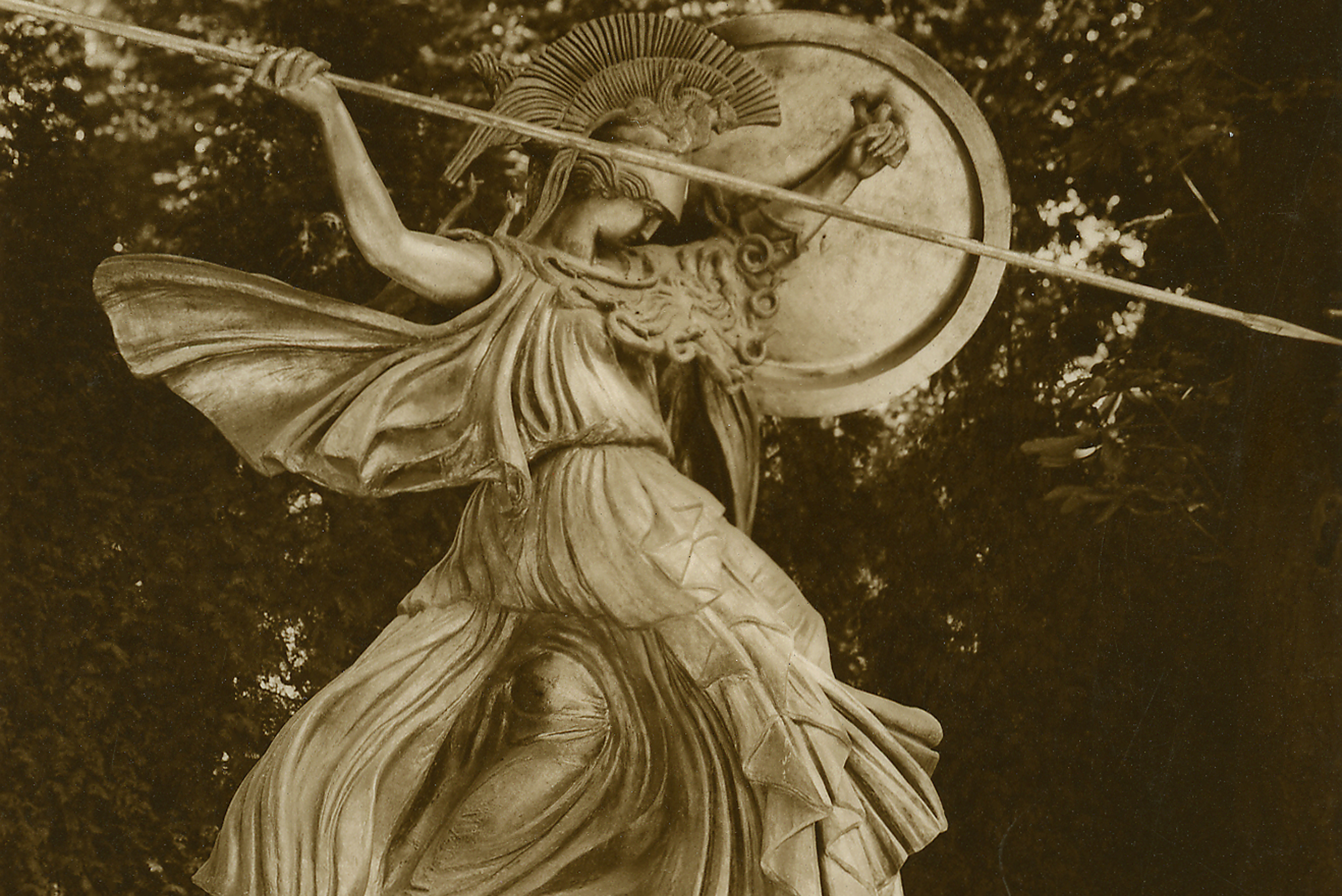 Принес в жертву афине. Афина Паллада древняя Греция. Афина Паллада богиня древней Греции. Афина Минерва богиня. Афина Паллада скульптура древней Греции.